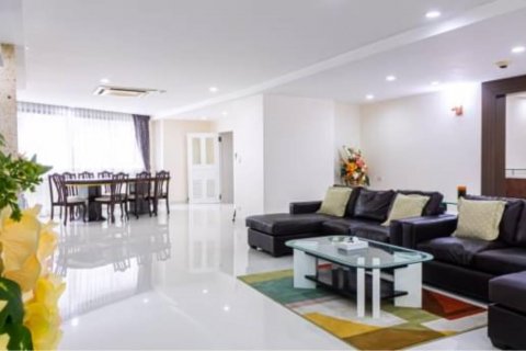 Condominio de 3 dormitorios en Khlong Toei, Bangkok, Tailandia № 123647 - foto 8
