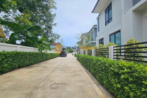 Estudio en Bang Lamung, Tailandia № 100274 - foto 4
