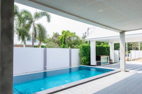 Chalet de 3 dormitorios en Hua Hin, Tailandia № 124595 - foto 2