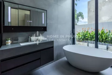 Casa de 4 dormitorios en Chalong, Tailandia № 131778 - foto 15