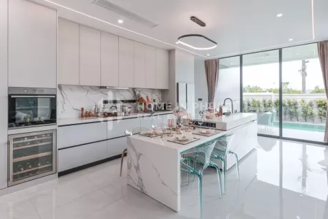 Casa de 4 dormitorios en Chalong, Tailandia № 131778 - foto 6