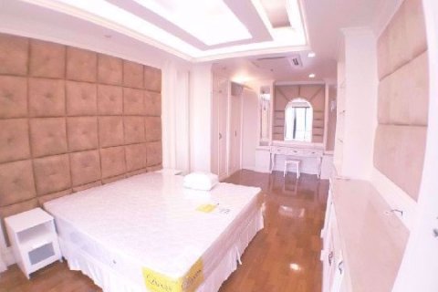 Penthouse in Watthana, Bangkok, Thailand 4 Schlafzimmer № 85380 - Foto 4