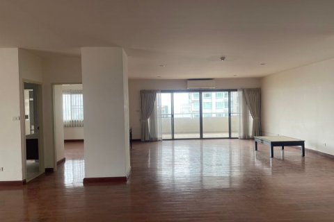 คอนโดมิเนียมในวัฒนา, กรุงเทพฯ, ประเทศไทย, 4 ห้องนอน № 124036 - รูปถ่าย 2