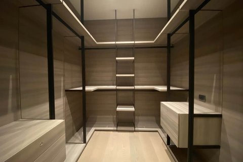 Condo in Pathum Wan, Bangkok, Thailand, 2 bedrooms № 123940 - photo 2