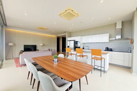 Condominio de 3 dormitorios en Bang Sare, Tailandia № 110957 - foto 10