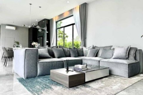 Villa in Pattaya, Thailand 4 Schlafzimmer № 120283