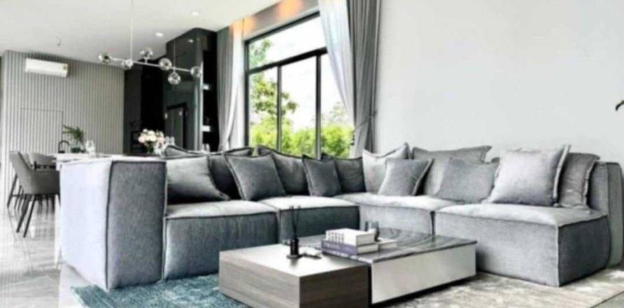 Chalet de 4 dormitorios en Pattaya, Tailandia № 120283