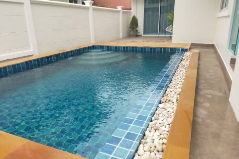 Casa de 4 dormitorios en Pattaya, Tailandia № 78912 - foto 8