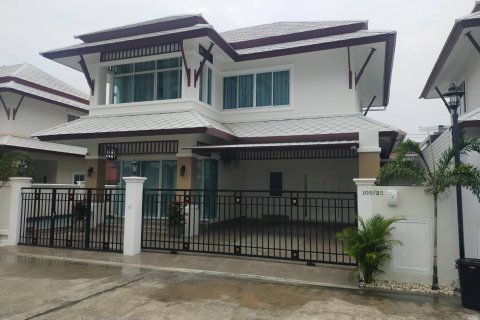 Casa de 4 dormitorios en Pattaya, Tailandia № 78912 - foto 5