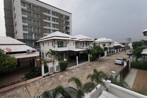 Casa de 4 dormitorios en Pattaya, Tailandia № 78912 - foto 19