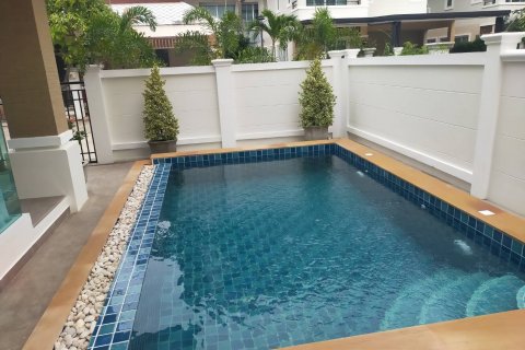 Casa de 4 dormitorios en Pattaya, Tailandia № 78912 - foto 10