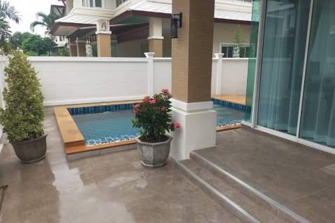 Casa de 4 dormitorios en Pattaya, Tailandia № 78912 - foto 7