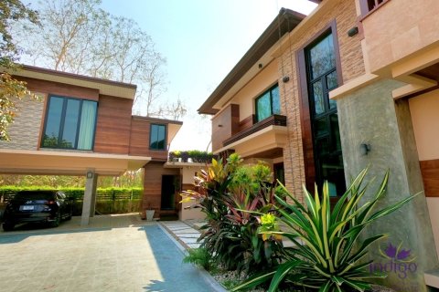 House in Chiang Mai, Thailand 6 bedrooms № 85019 - photo 2