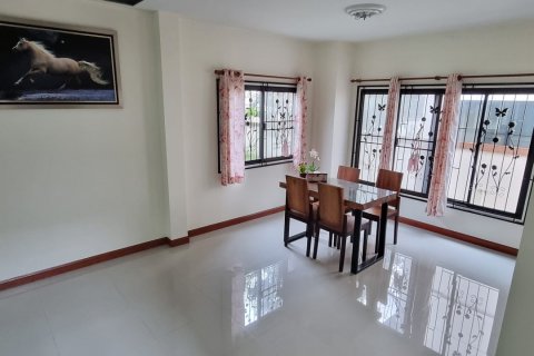 Casa de 3 dormitorios en Pattaya, Tailandia № 80122 - foto 13