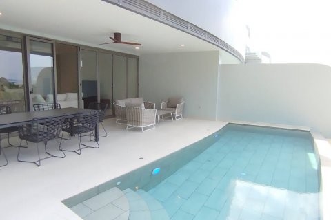 0ce3addc5128816c9d52284aba3b571e.jpg