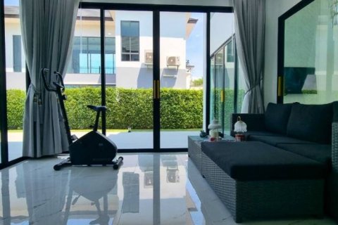 Casa de 4 dormitorios en Pattaya, Tailandia № 121121 - foto 9