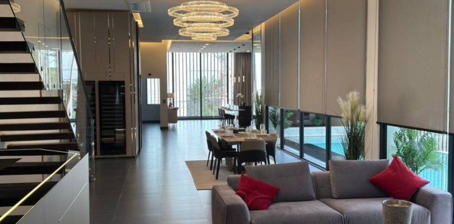 Haus in Pattaya, Thailand 6 Schlafzimmer № 121119