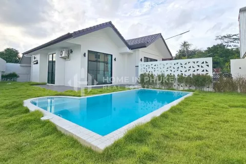 Casa de 4 dormitorios en Kathu, Tailandia № 131307