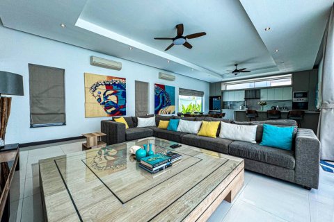 Chalet de 4 dormitorios en Phuket, Tailandia № 124748 - foto 9