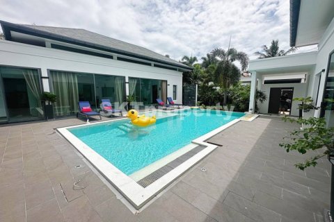 Chalet de 4 dormitorios en Phuket, Tailandia № 124748 - foto 5