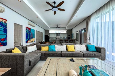 Chalet de 4 dormitorios en Phuket, Tailandia № 124748 - foto 8