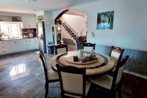 Casa de 4 dormitorios en Sattahip, Tailandia № 125900 - foto 8