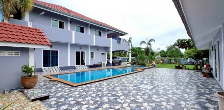 Casa de 4 dormitorios en Sattahip, Tailandia № 125900