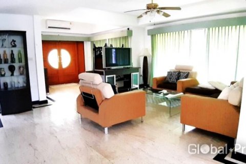 Haus in Pattaya, Thailand 7 Schlafzimmer № 104974 - Foto 5