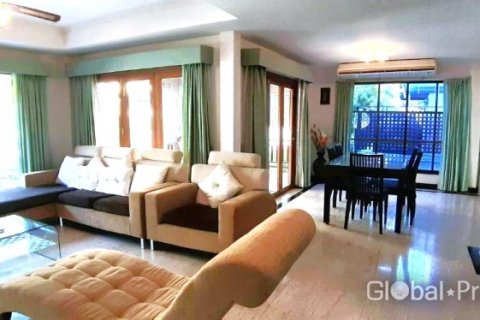 Haus in Pattaya, Thailand 7 Schlafzimmer № 104974 - Foto 7