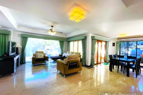 Haus in Pattaya, Thailand 7 Schlafzimmer № 104974 - Foto 6