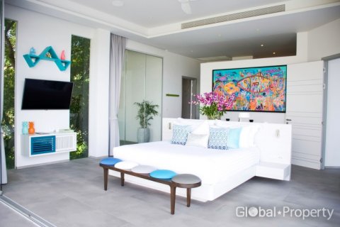 House in Phuket, Thailand 5 bedrooms № 104975 - photo 12