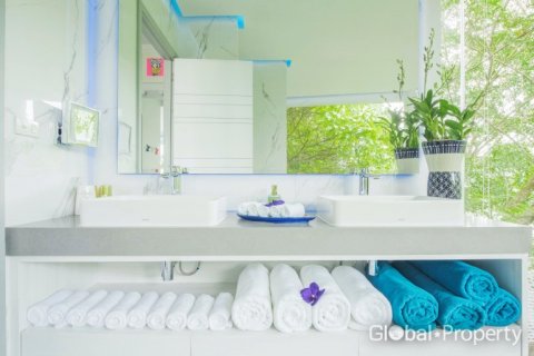 House in Phuket, Thailand 5 bedrooms № 104975 - photo 21