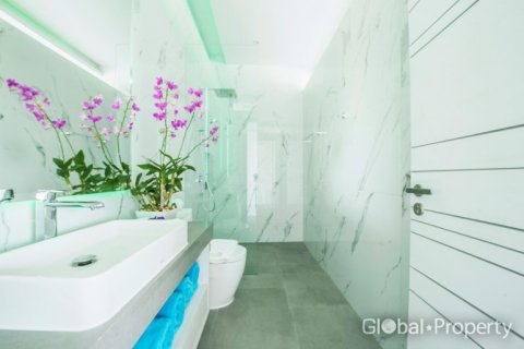 House in Phuket, Thailand 5 bedrooms № 104975 - photo 18