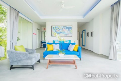House in Phuket, Thailand 5 bedrooms № 104975 - photo 10