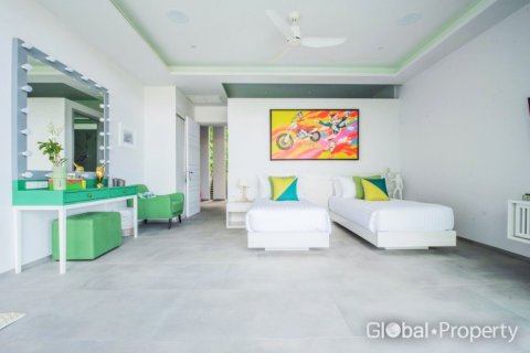 House in Phuket, Thailand 5 bedrooms № 104975 - photo 15