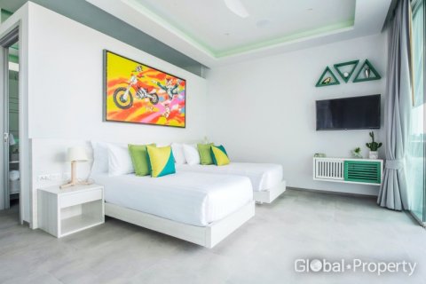 House in Phuket, Thailand 5 bedrooms № 104975 - photo 14