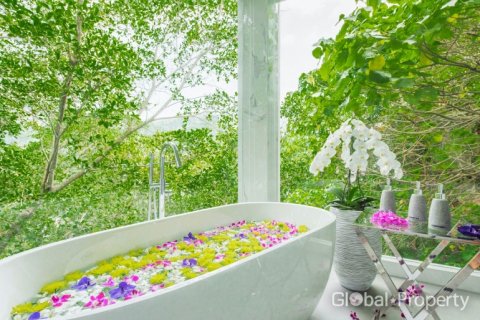 House in Phuket, Thailand 5 bedrooms № 104975 - photo 19