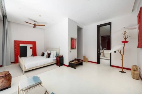 Chalet de 6 dormitorios en Phuket, Tailandia № 123963 - foto 17