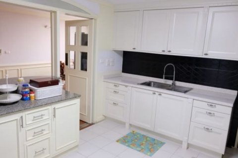 Condominio de 3 dormitorios en Khlong Toei, Bangkok, Tailandia № 123959 - foto 9