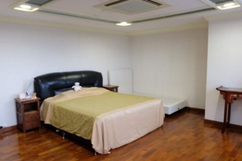 Condominio de 3 dormitorios en Khlong Toei, Bangkok, Tailandia № 123959 - foto 15