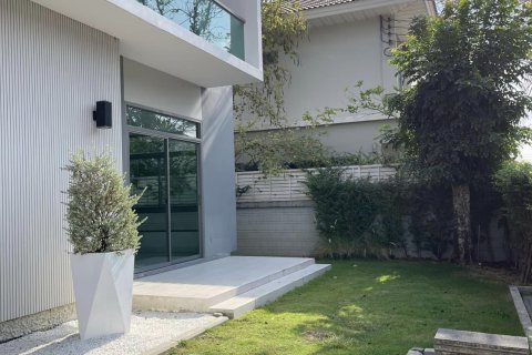 House in Bangkok, Thailand 4 bedrooms № 82820 - photo 2