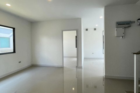 House in Bangkok, Thailand 4 bedrooms № 82820 - photo 8