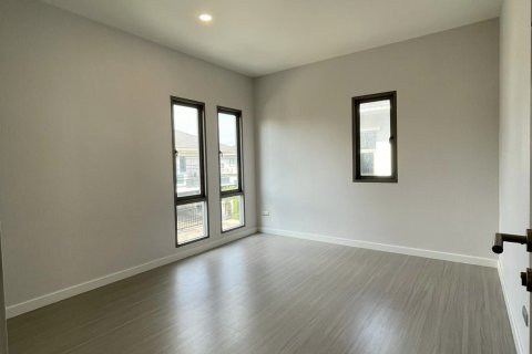 House in Bangkok, Thailand 4 bedrooms № 82820 - photo 12
