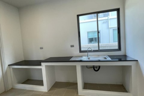 House in Bangkok, Thailand 4 bedrooms № 82820 - photo 15