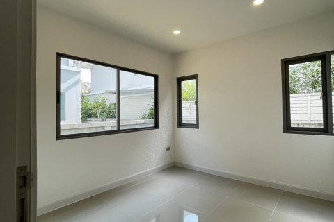 House in Bangkok, Thailand 4 bedrooms № 82820 - photo 11