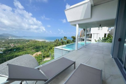 Villa in Surat Thani, Thailand 3 bedrooms № 124397 - photo 5