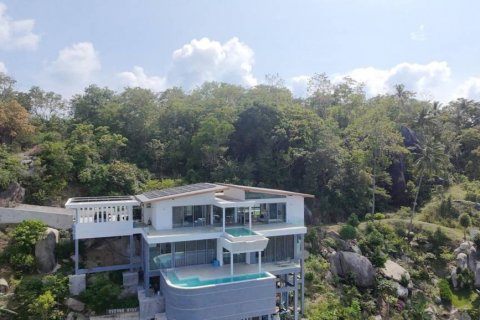 Villa in Surat Thani, Thailand 3 bedrooms № 124397 - photo 4