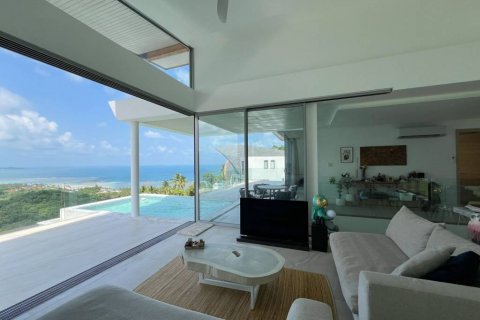 Villa in Surat Thani, Thailand 3 bedrooms № 124397 - photo 9