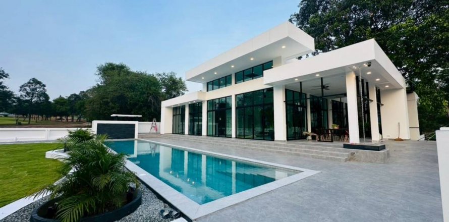 Chalet de 4 dormitorios en Pattaya, Tailandia № 124396