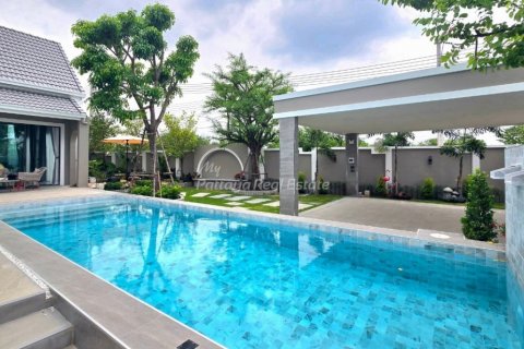 Casa de 3 dormitorios en Bang Lamung, Tailandia № 116303